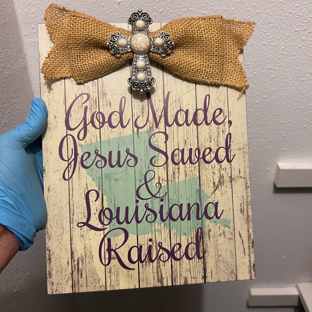 Farmhouse Christian Wall Plaque Louisiana Raised Rustic Cross Decor - Picture 4 of 5